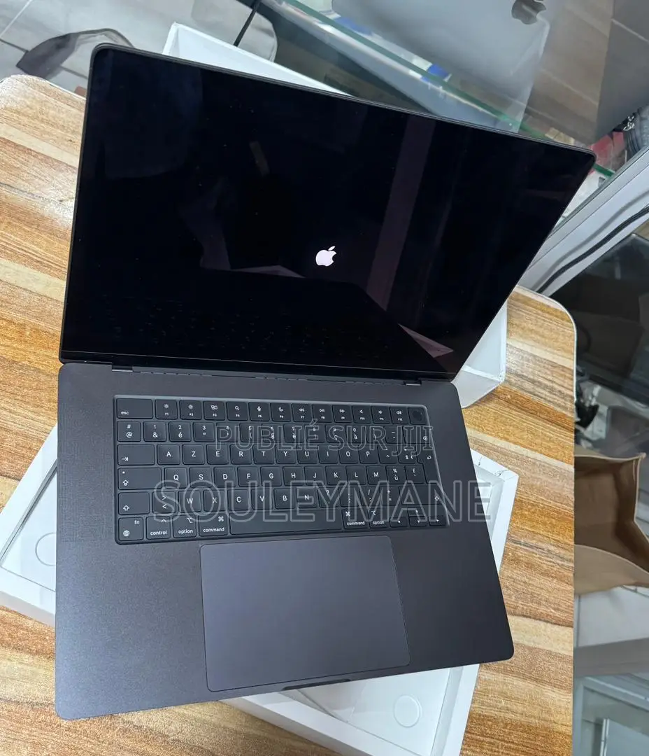 Apple MacBook Air 2025 M4 13-Inch 16GB Apple M4 SSD 512GB