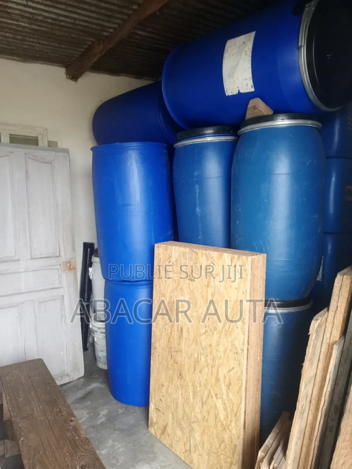 Tôles, Portes Métalliques Et Matériaux De Construction".