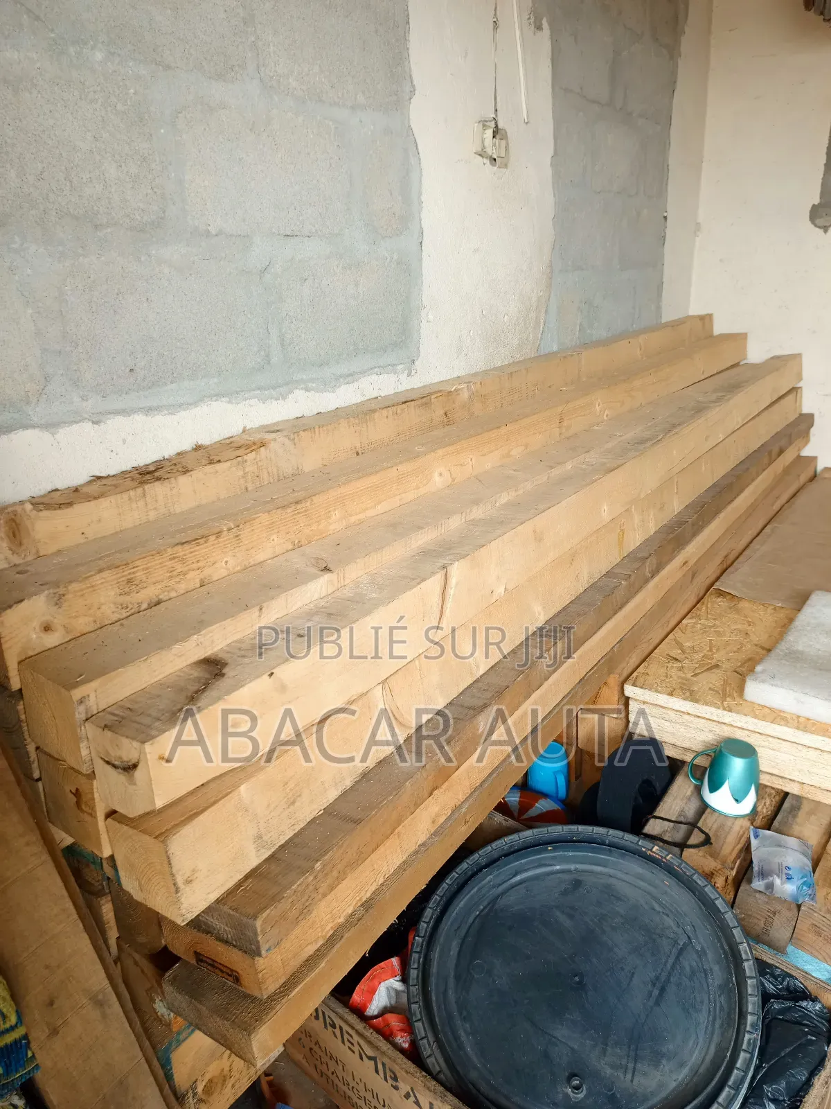 Tôles, Portes Métalliques Et Matériaux De Construction".