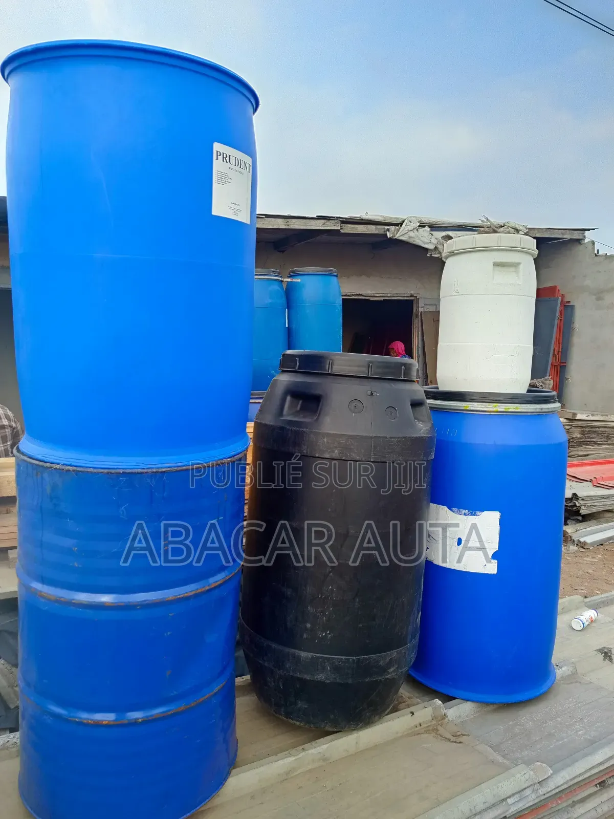 Tôles, Portes Métalliques Et Matériaux De Construction".