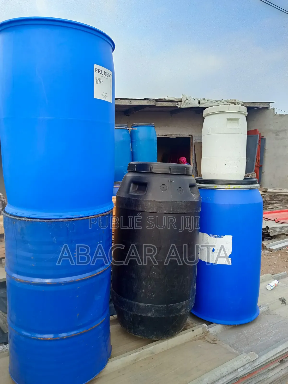 Tôles, Portes Métalliques Et Matériaux De Construction".