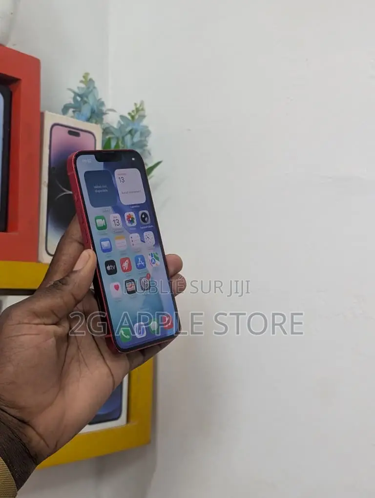 Nouveau Apple iPhone 13 128 GB Rouge