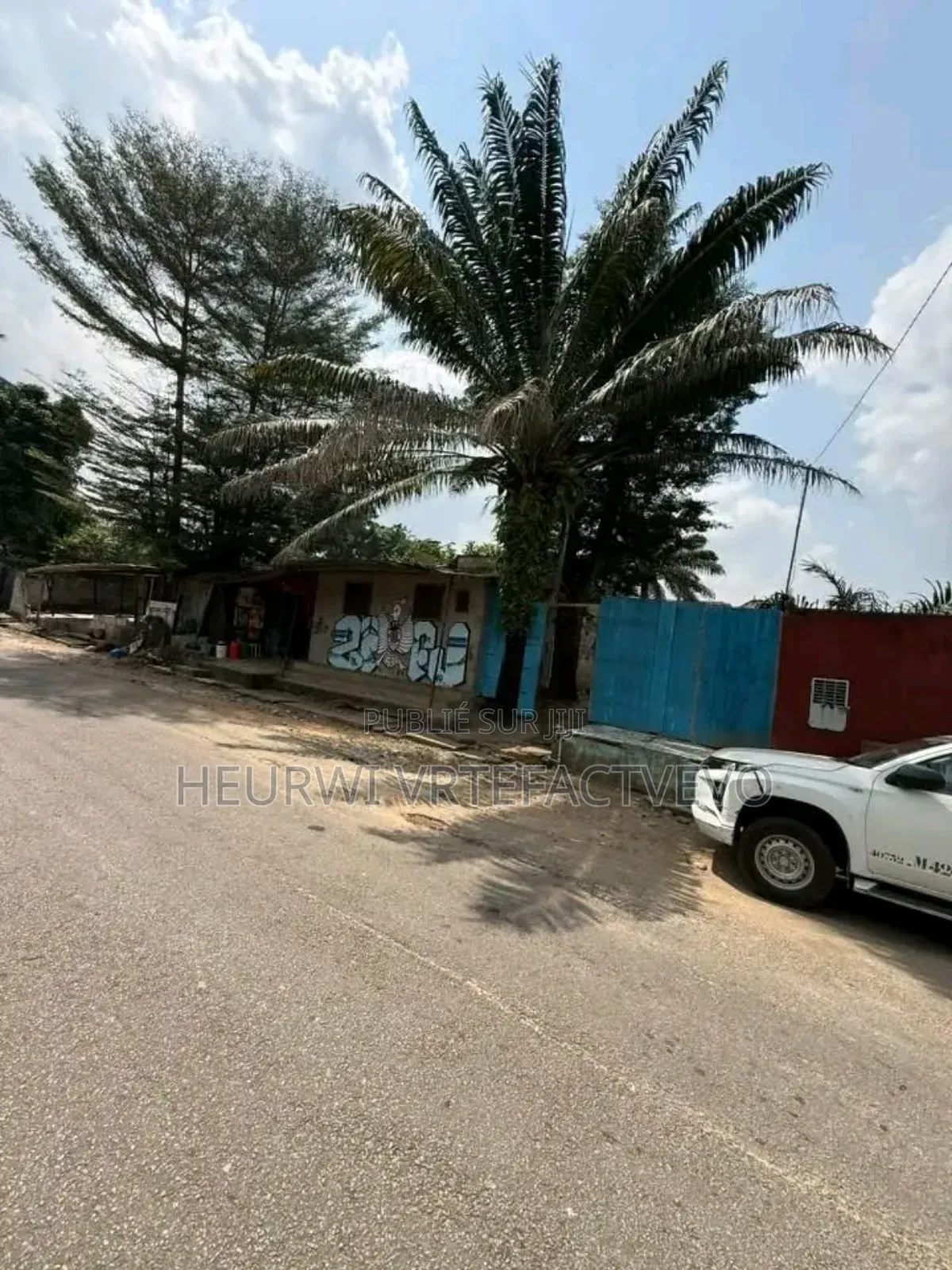 Terrain De 1200 M2 en Vente À Cocody Mermoz