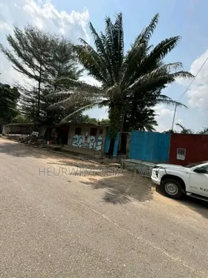 Terrain De 1200 M2 en Vente À Cocody Mermoz
