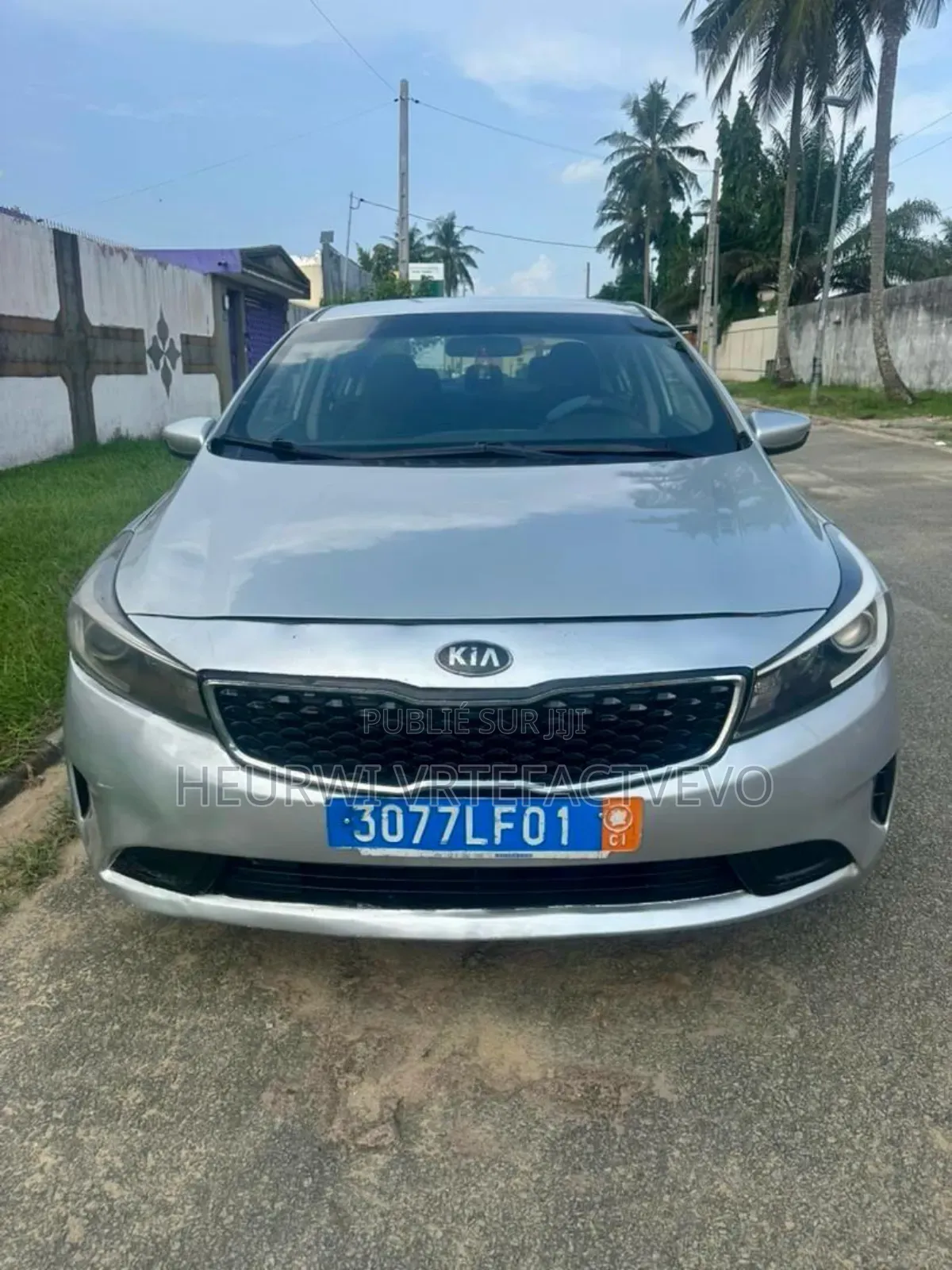 Terrain De 1200 M2 en Vente À Cocody Mermoz