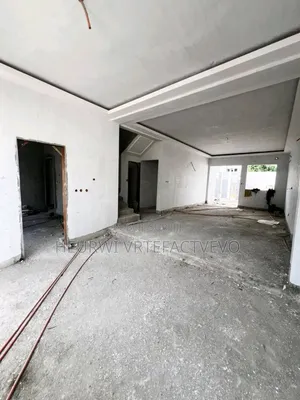 5chbre Duplex dans Abatta, Cocody à Vendre
