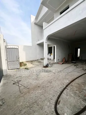 5chbre Duplex dans Abatta, Cocody à Vendre