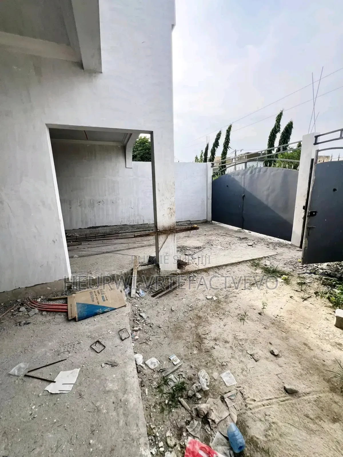 5chbre Duplex dans Abatta, Cocody à Vendre