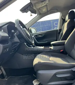 Toyota RAV4 XLE 2021 Blanc