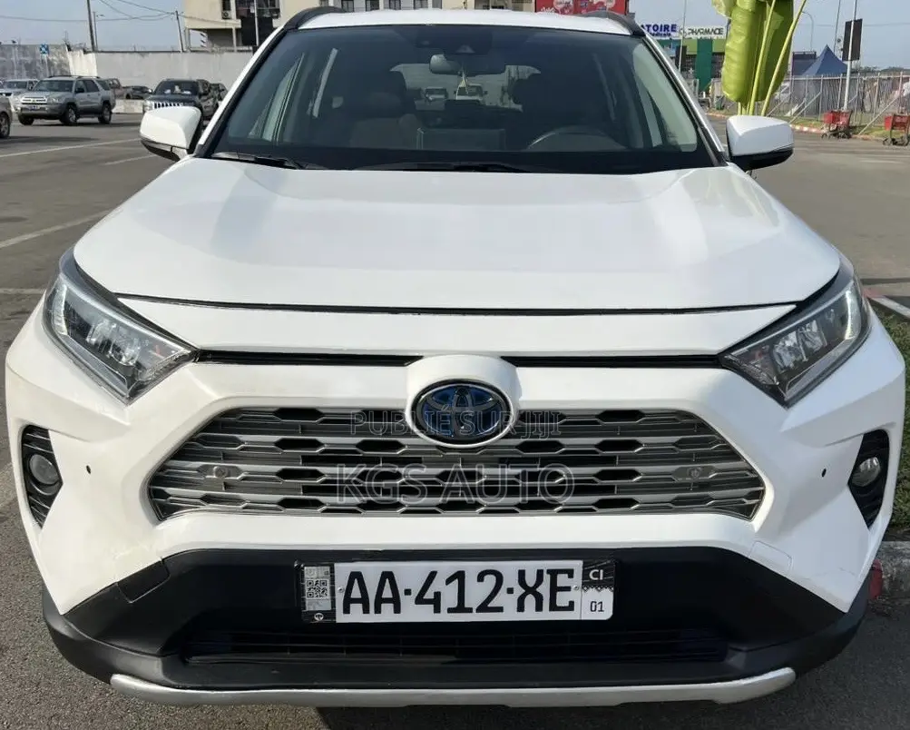 Toyota RAV4 XLE 2021 Blanc