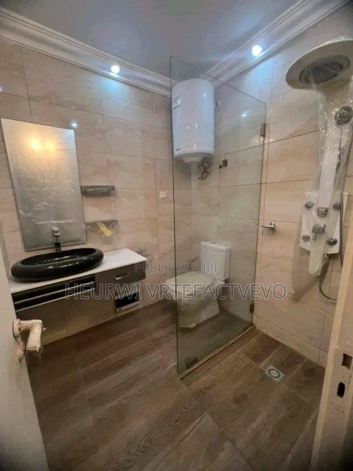 8chbre Duplex dans Riviera 3, Cocody à Vendre