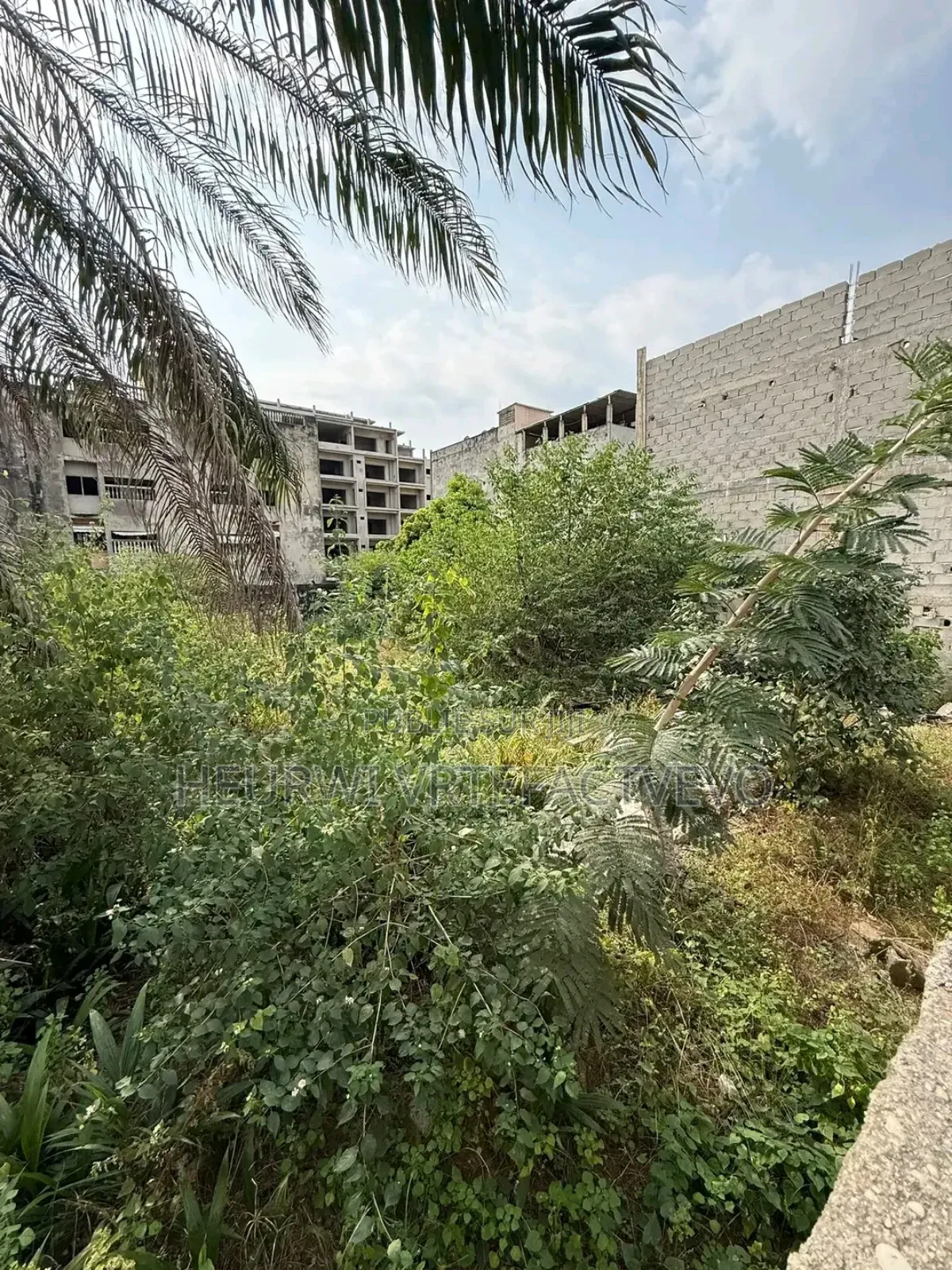 Terrain De 850 M2 en Vente À Cocody Rivera Faya