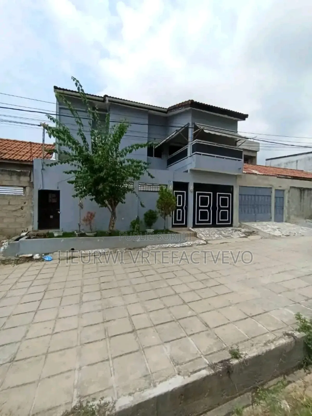 4chbre Duplex dans Feh Kesse, Cocody à Vendre