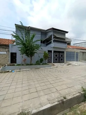 4chbre Duplex dans Feh Kesse, Cocody à Vendre