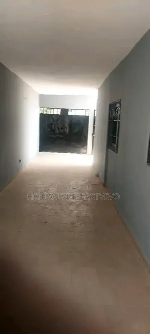 4chbre Duplex dans Feh Kesse, Cocody à Vendre