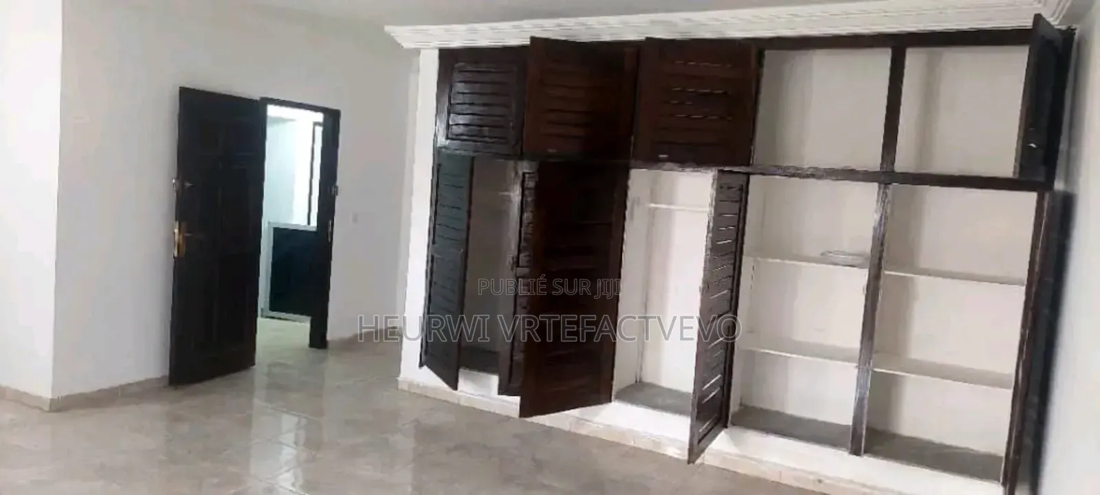 4chbre Duplex dans Feh Kesse, Cocody à Vendre