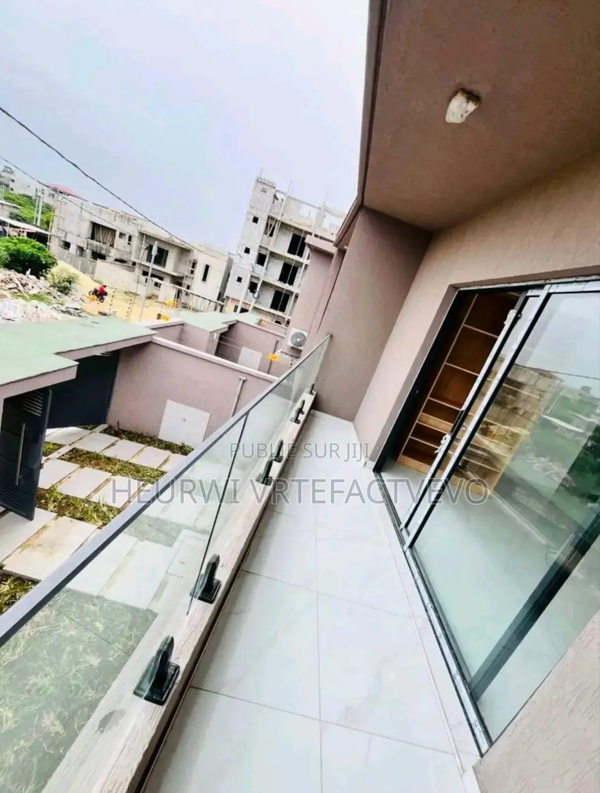 6chbre Duplex dans Bingerville Adjin à Vendre