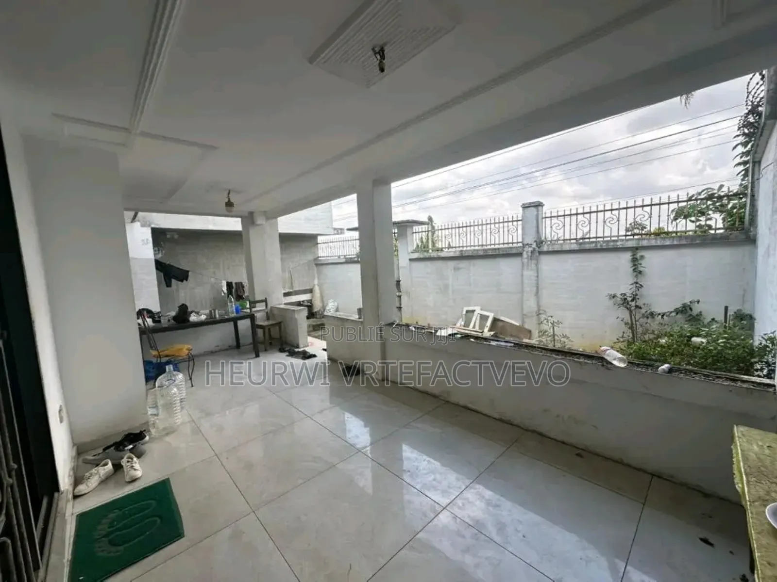 5chbre Duplex dans Riviera 4, Cocody à Vendre