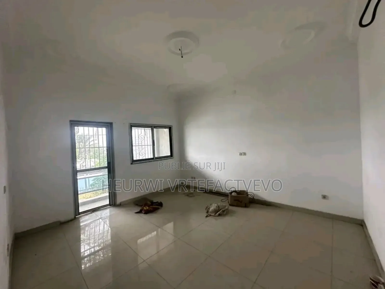 5chbre Duplex dans Riviera 4, Cocody à Vendre