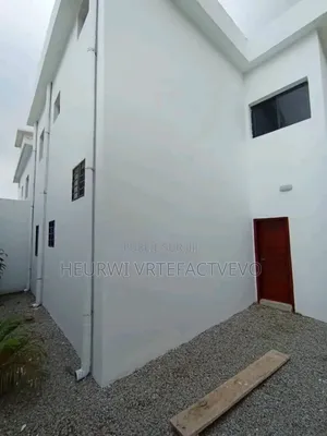 5chbre Duplex dans Feh Kesse, Cocody à Vendre