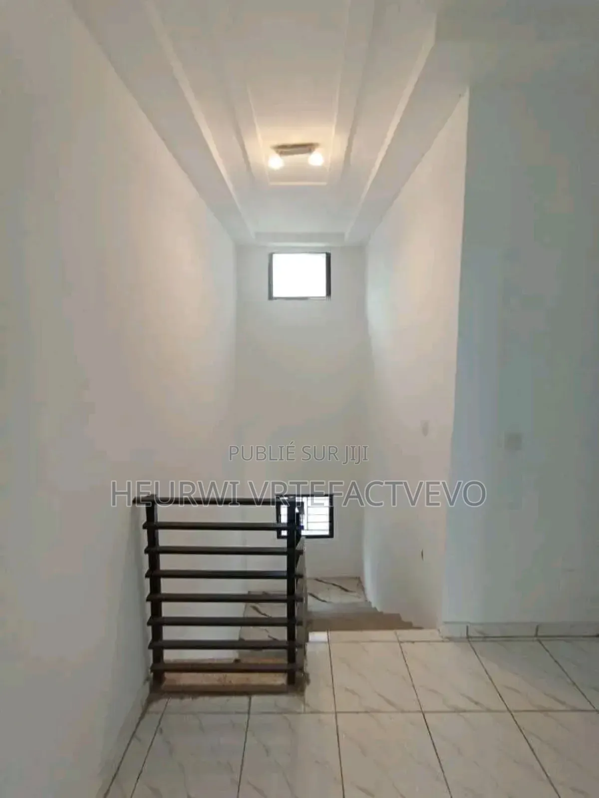 5chbre Duplex dans Feh Kesse, Cocody à Vendre