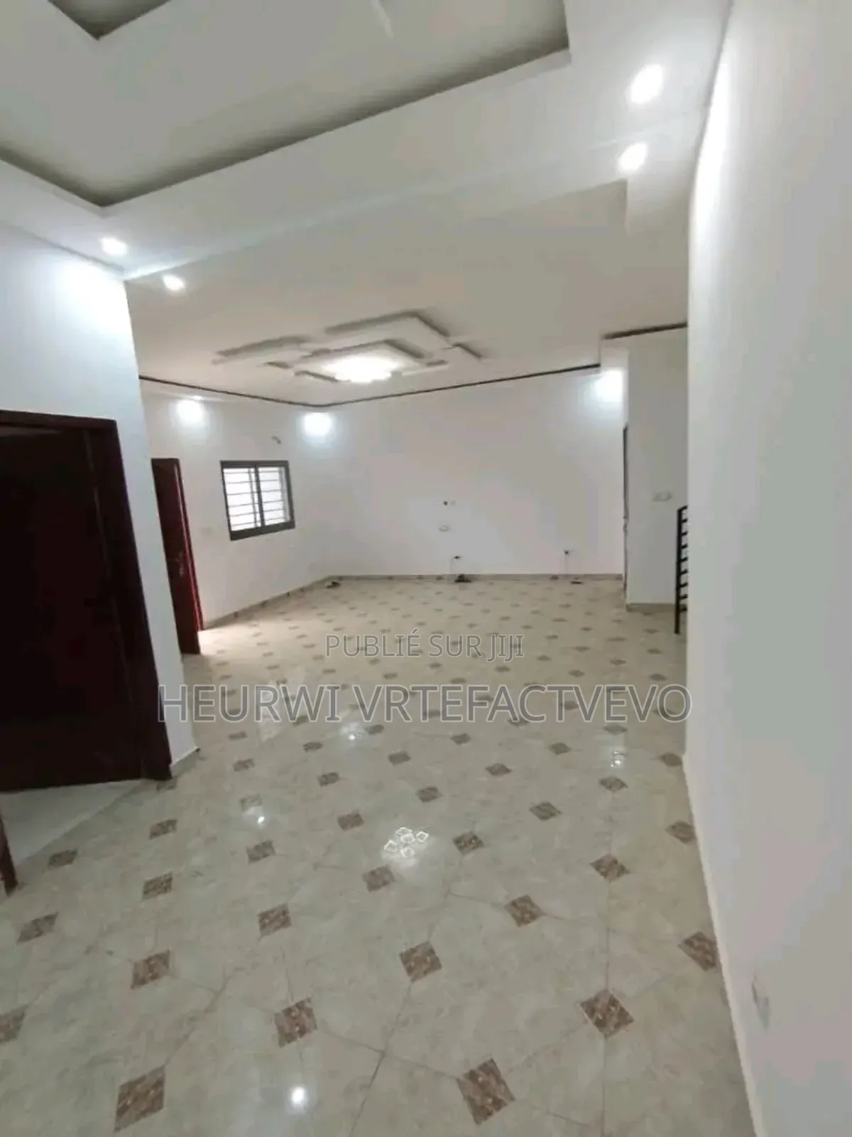 5chbre Duplex dans Feh Kesse, Cocody à Vendre