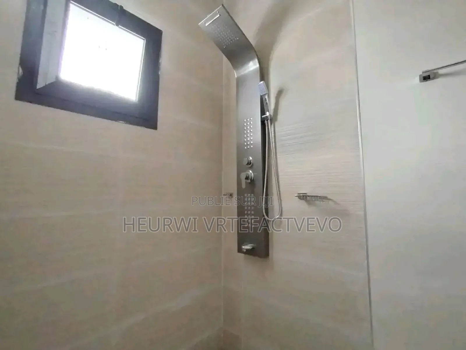 2chbre Villa dans Djorobite, Cocody à Vendre