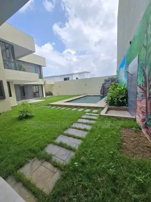 8chbre Duplex dans Angre Nouveau Chu, Cocody à Vendre