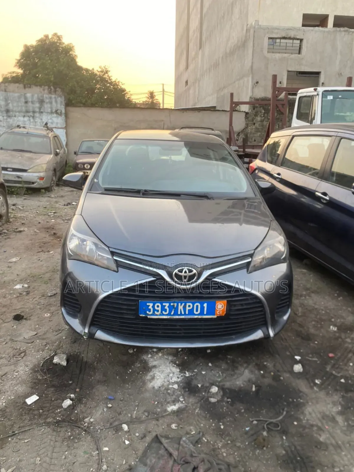 Toyota Yaris L Hatchback 3dr 2016 Gris