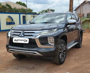 Mitsubishi Pajero 2023 Black