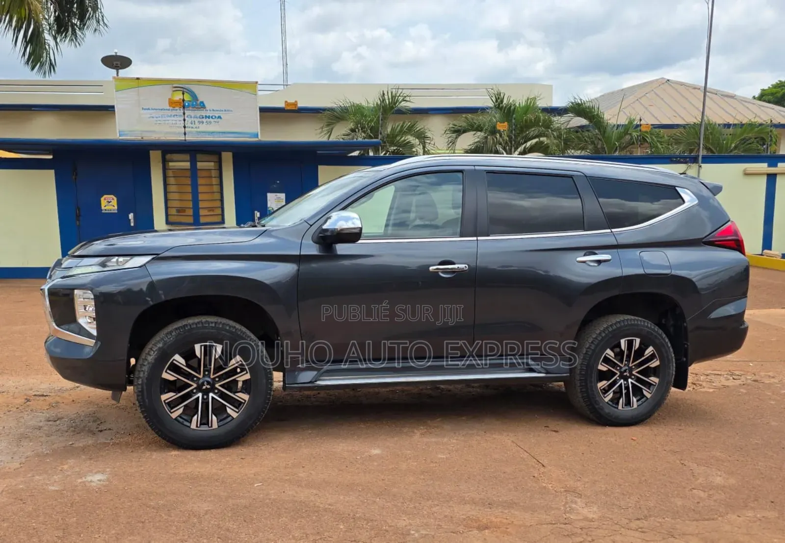 Mitsubishi Pajero 2023 Black