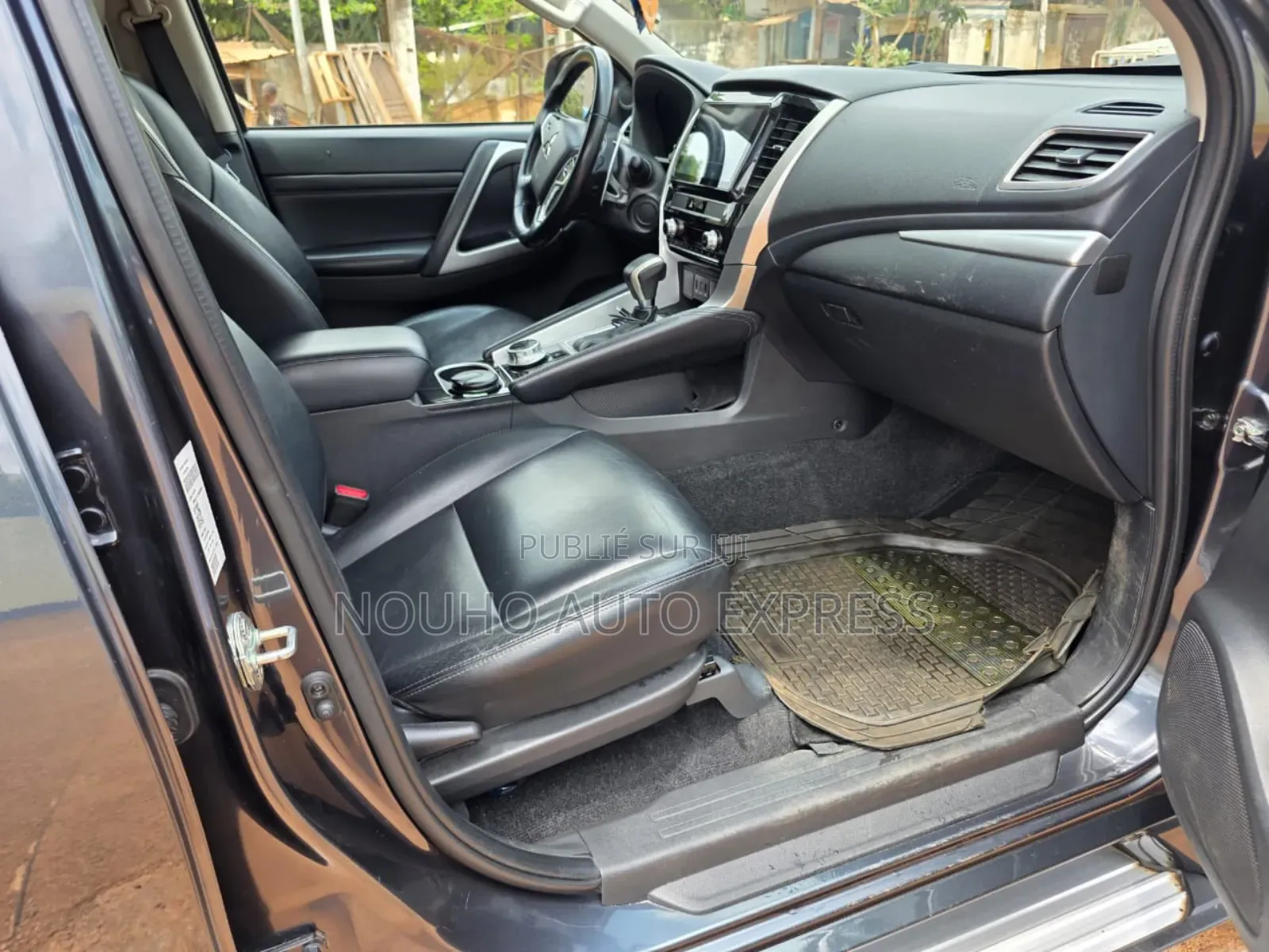 Mitsubishi Pajero 2023 Black