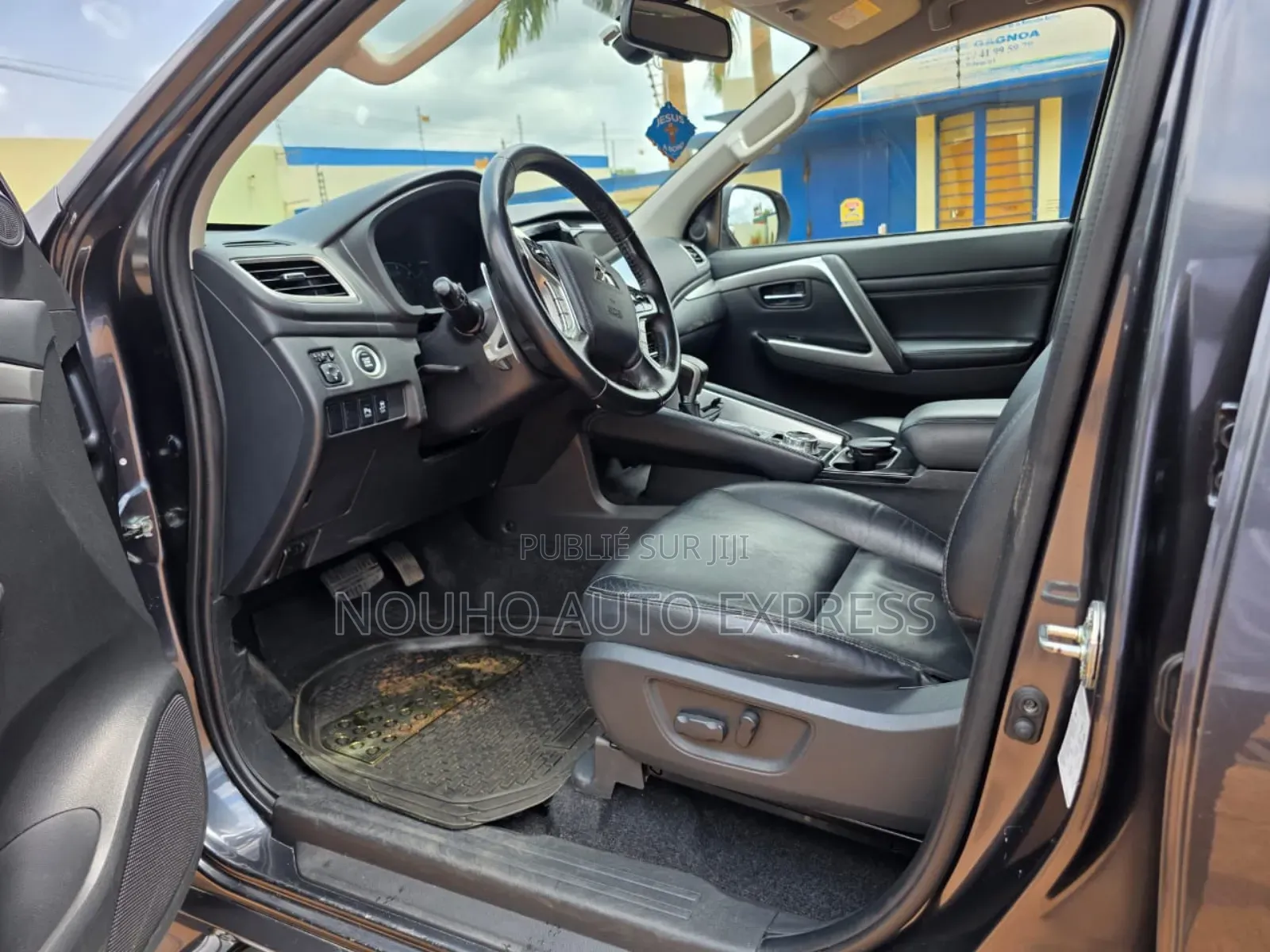 Mitsubishi Pajero 2023 Black