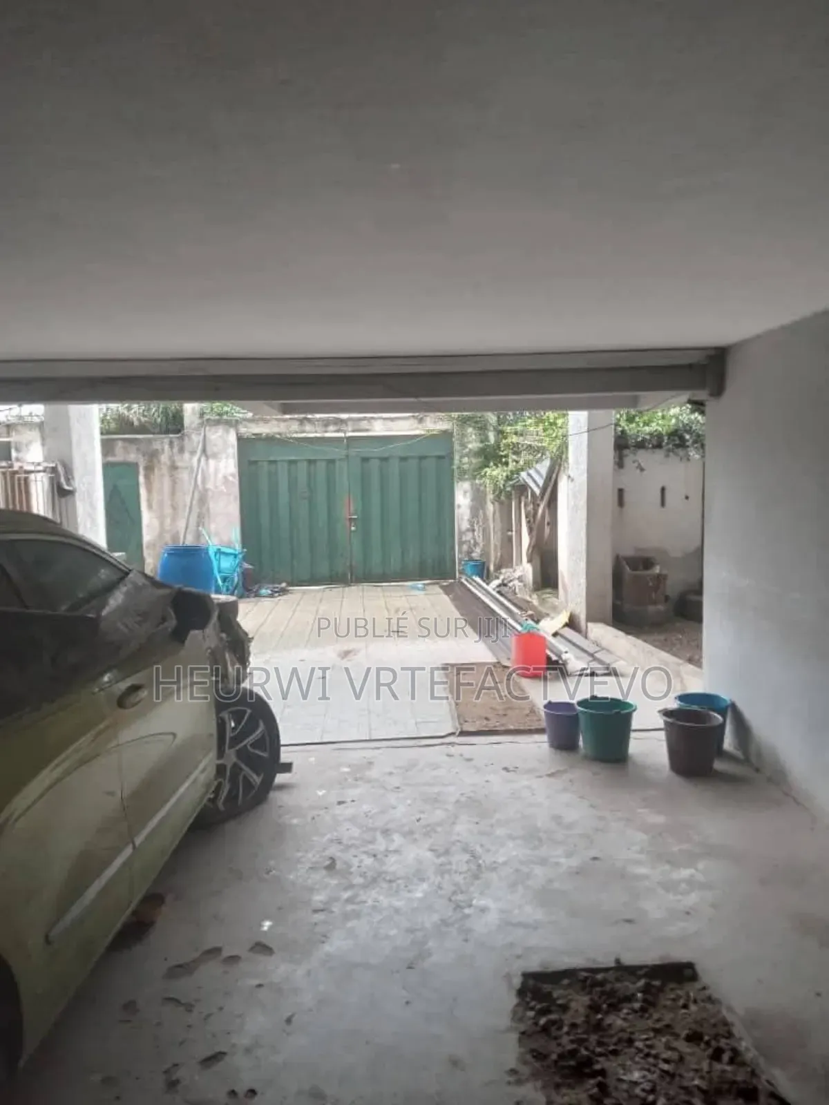 14chbre Appartement dans Vallon, Deux Plateaux à Vendre