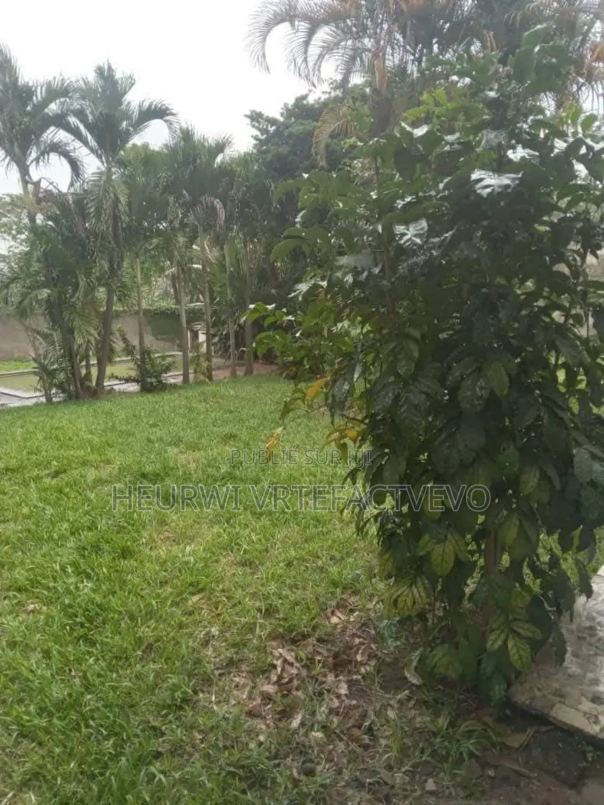 14chbre Appartement dans Vallon, Deux Plateaux à Vendre