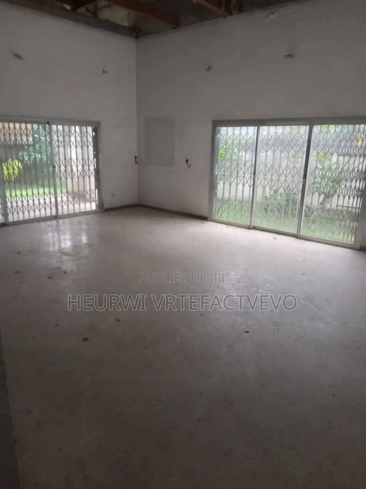 14chbre Appartement dans Vallon, Deux Plateaux à Vendre