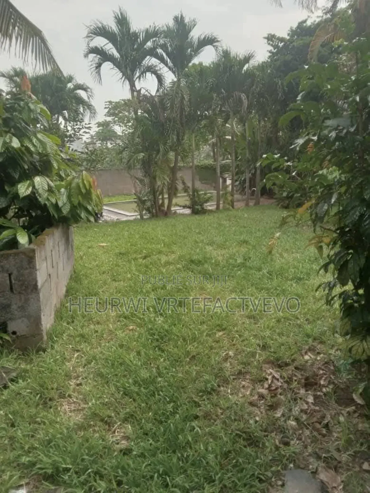 14chbre Appartement dans Vallon, Deux Plateaux à Vendre