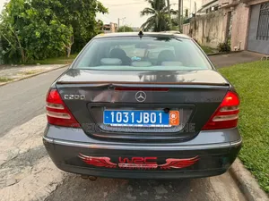 Mercedes-Benz C200 2004 Noir Mat