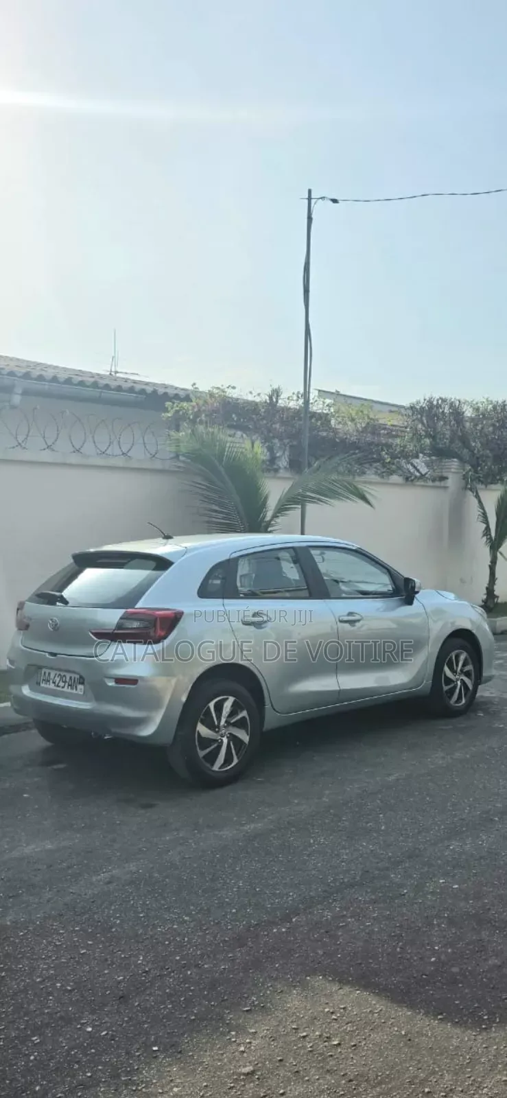 Toyota Starlet 2024 Gris