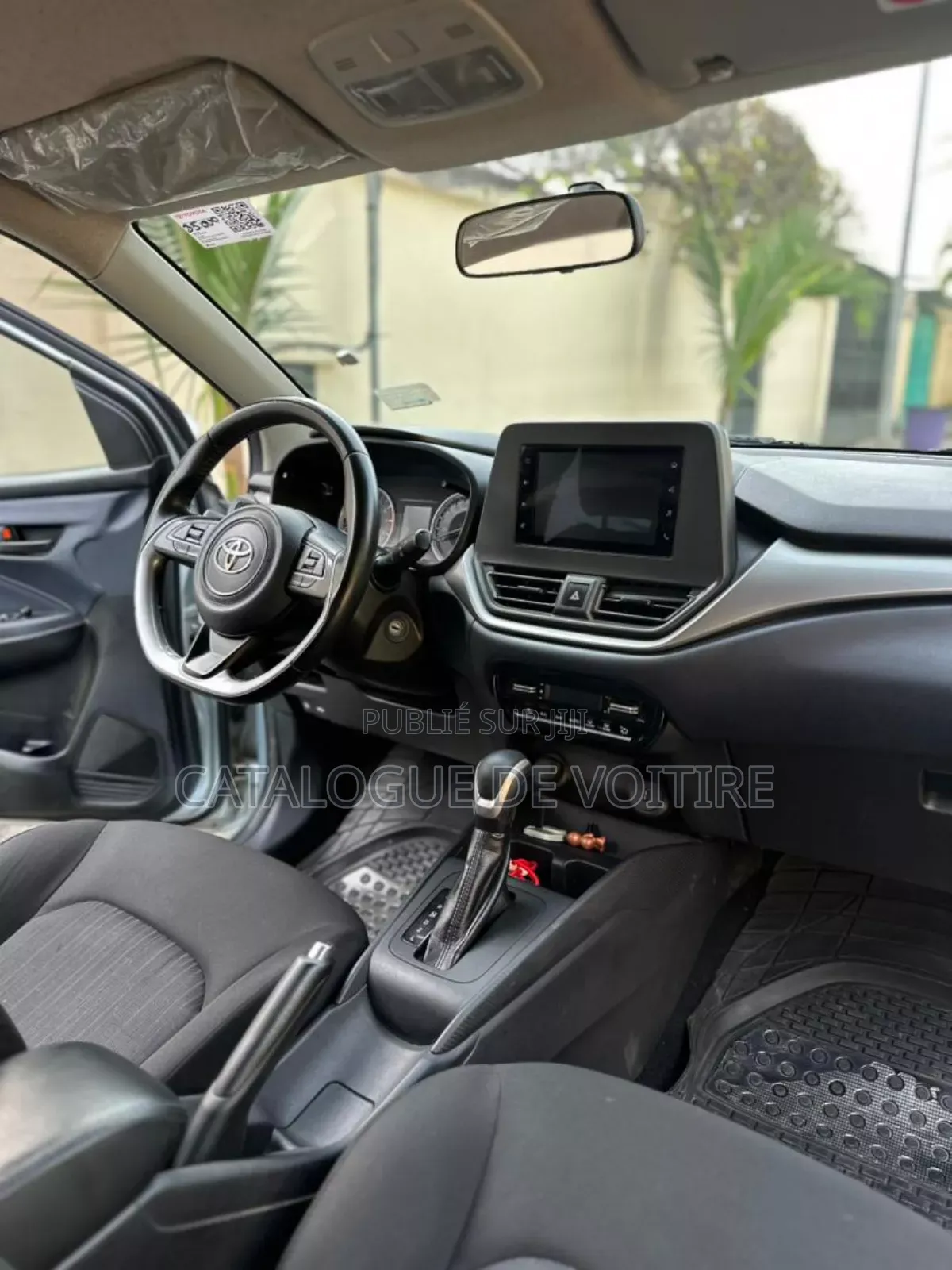 Toyota Starlet 2024 Gris