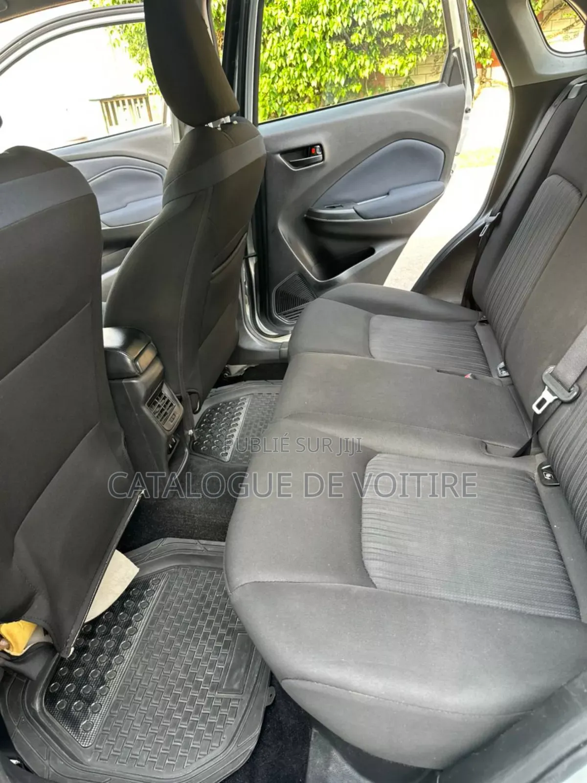 Toyota Starlet 2024 Gris