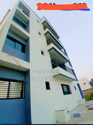 Furnished 3chbre Appartement dans Ismaël Coulibaly, Cocody à Vendre