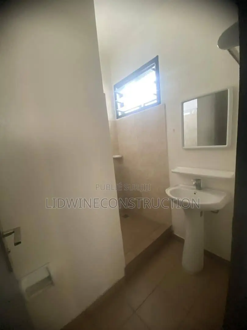 4chbre Duplex dans Cocody à Vendre