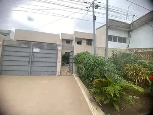 4chbre Duplex dans Cocody à Vendre