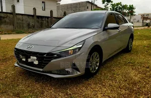 Hyundai Avante 2022 Noir