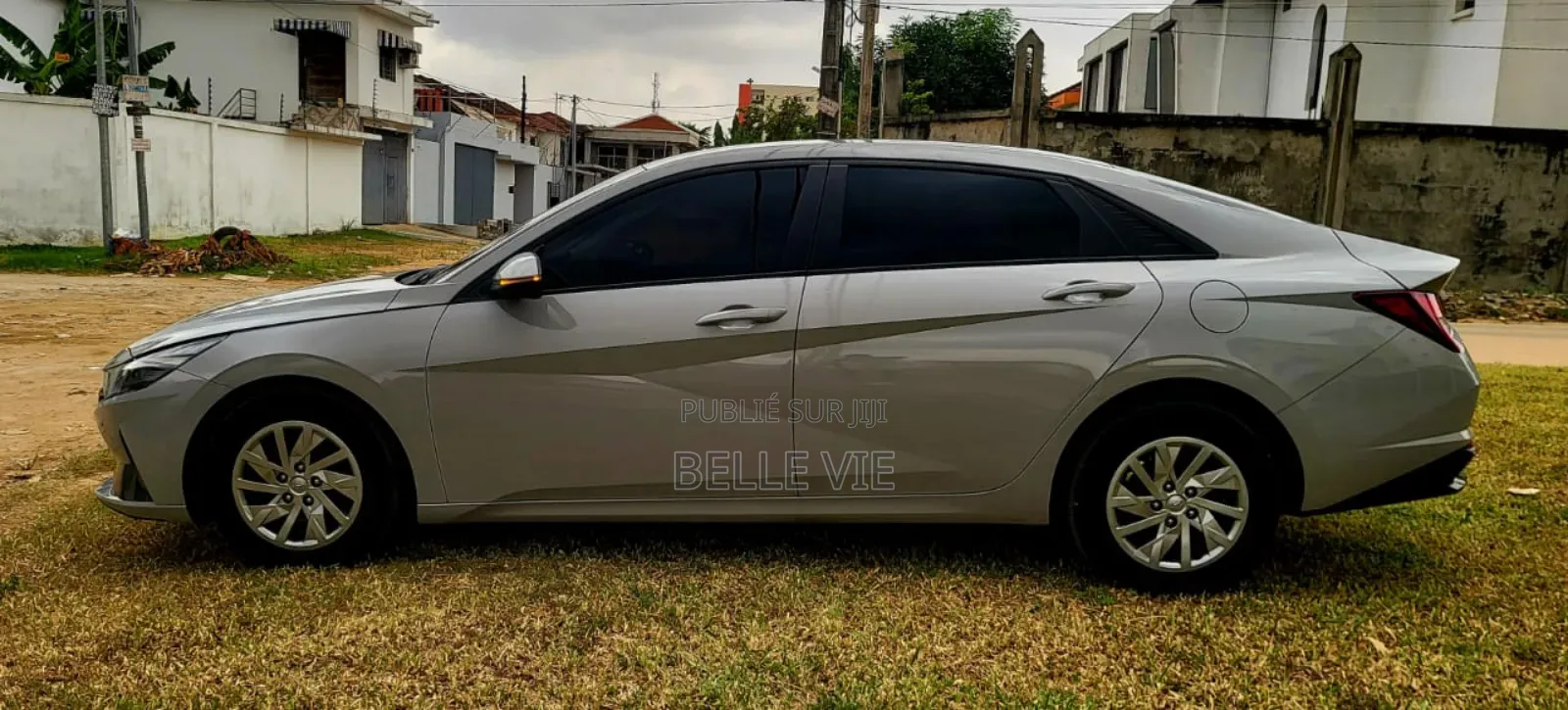 Hyundai Avante 2022 Noir