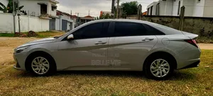 Hyundai Avante 2022 Noir