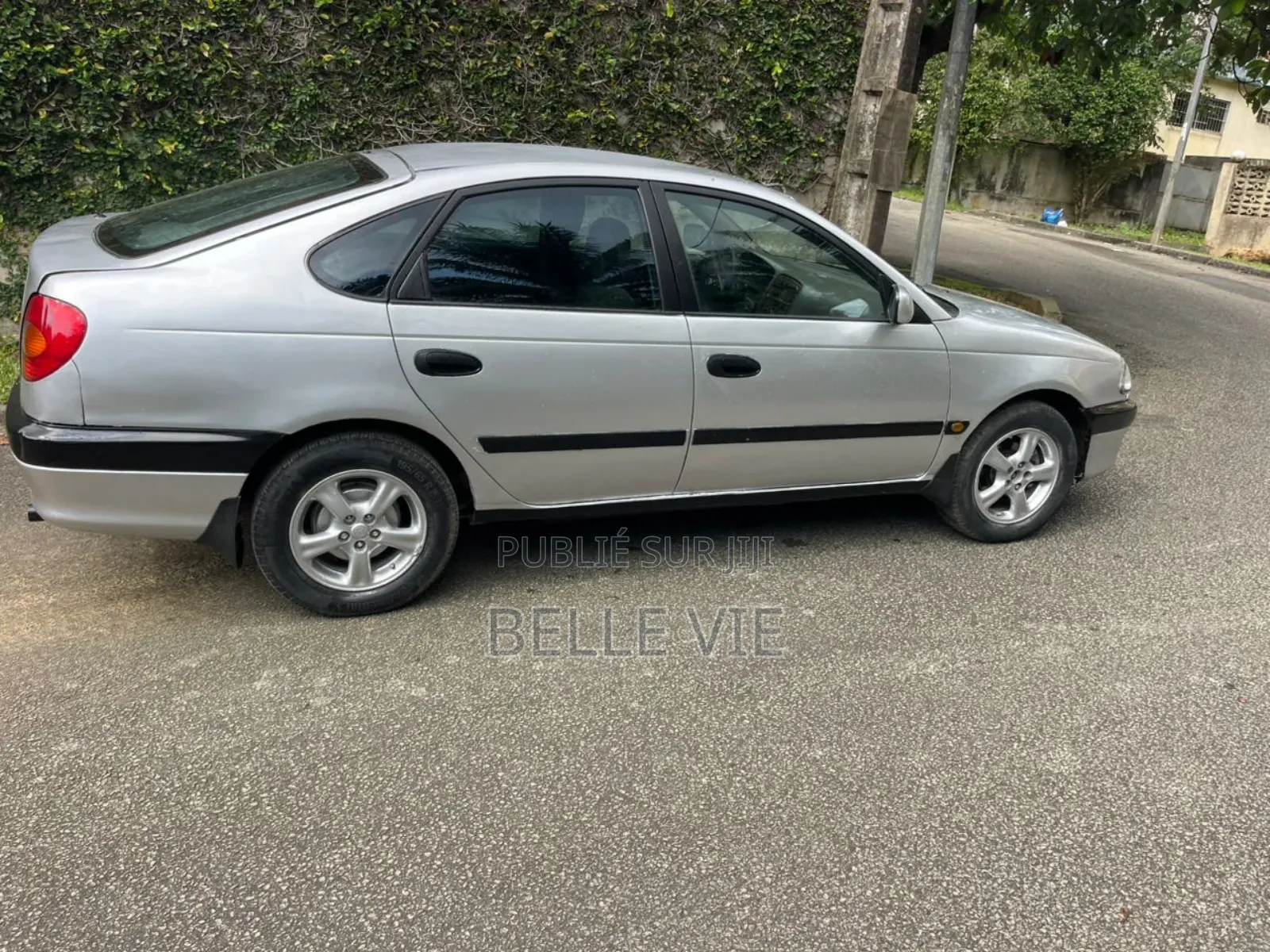 Toyota Avensis 2004 Blanc