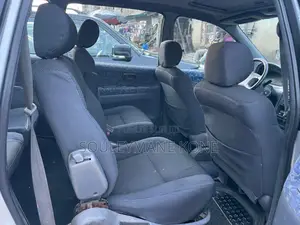 Toyota Picnic 2.0 FWD 2004 Gris