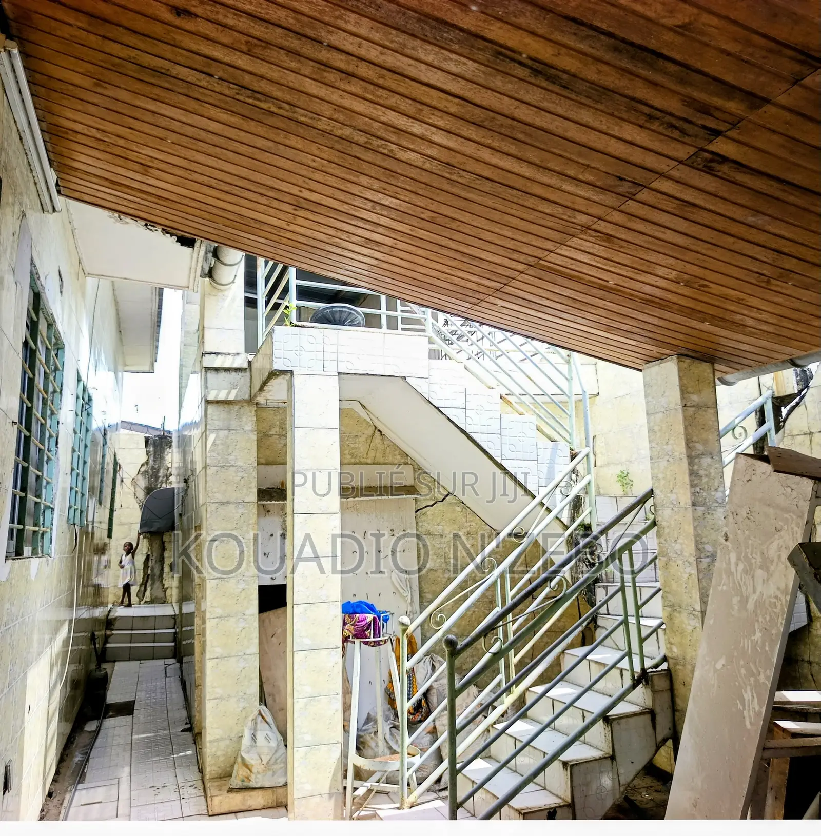 3chbre Villa dans Cocody à Vendre